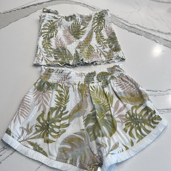 Vintage Havana Girls Sage Khaki Tropical Leaf Smocked Tube and Fringe Short Set - Picture 6 of 10